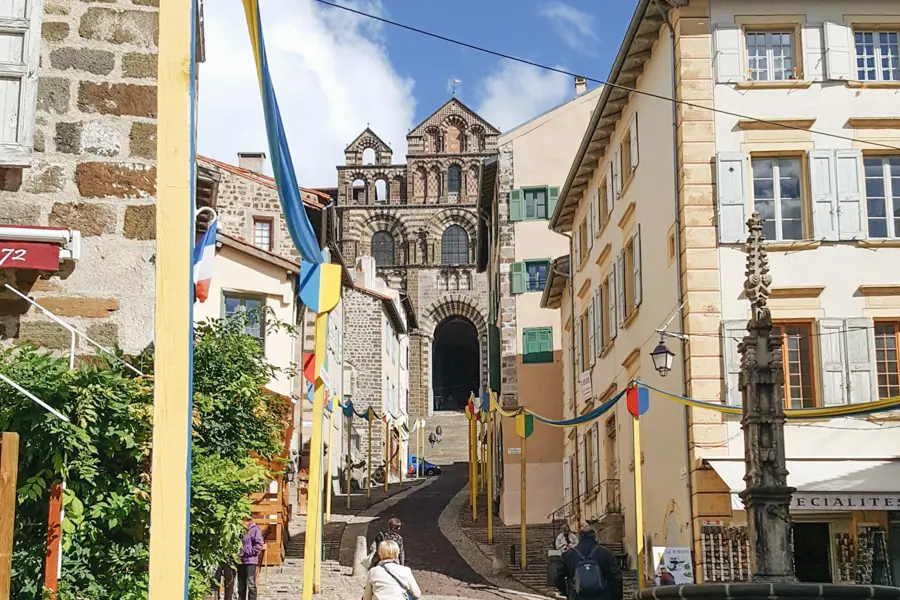 © P. Saint-Jean Le Puy-en-Velay