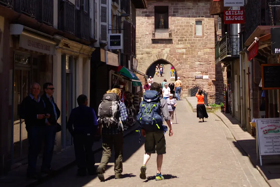 © P. Saint-Jean Jean-Pied-de-Port
